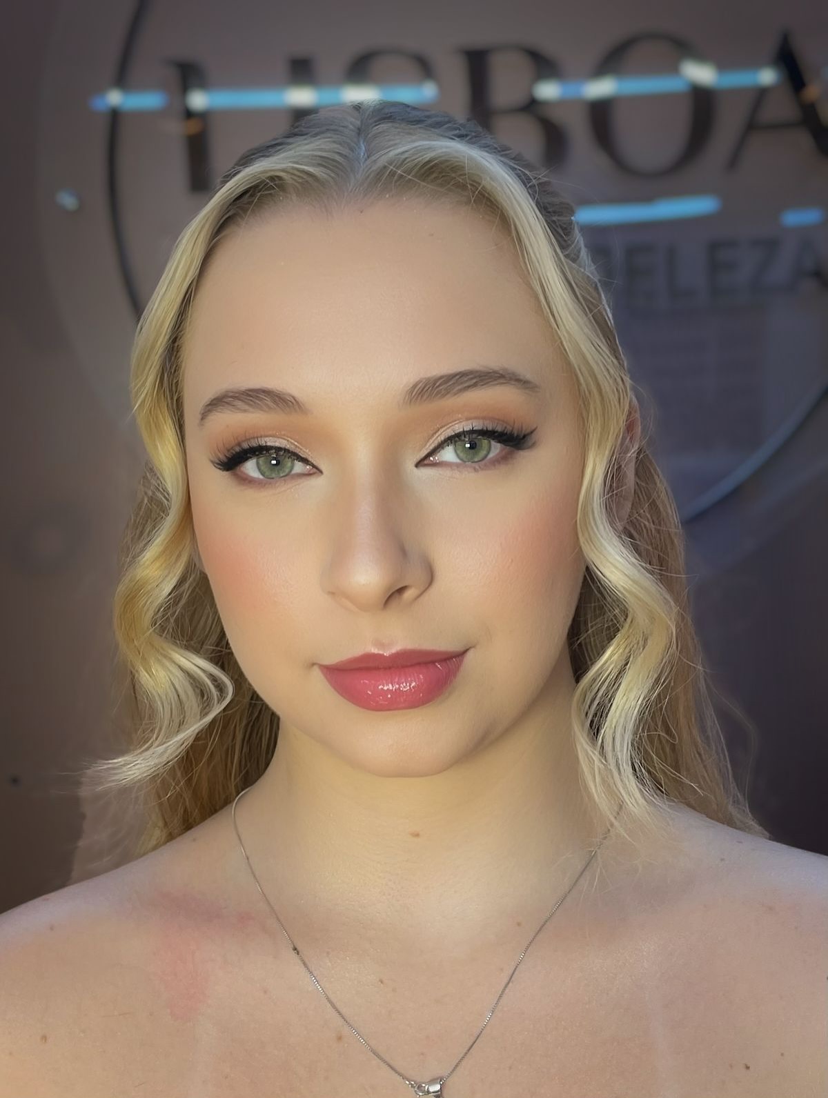 Maquiagem e Penteado